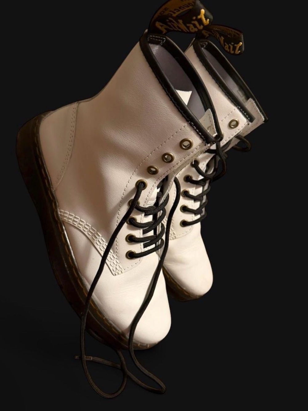 Vintage Dr. Martens 1460 White Ivory Leather Combat Boots Black Lace EUC